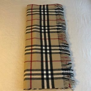 Burberry London 100% Lambswool Cape/Wrap